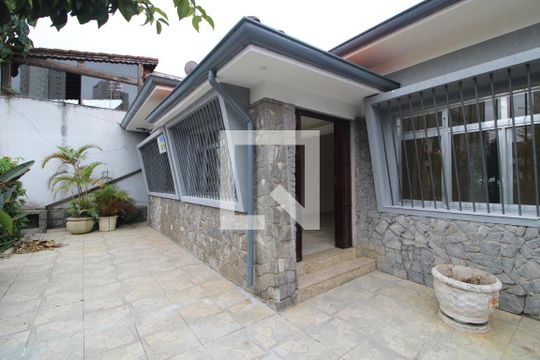 Fachada de casa para alugar com 2 quartos, 300m² em Vila Anhanguera, São Paulo