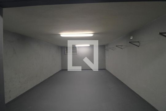 Garagem de casa para alugar com 2 quartos, 300m² em Vila Anhanguera, São Paulo
