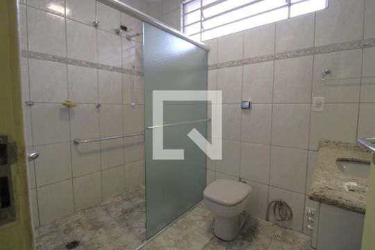 Banheiro 1 de casa para alugar com 2 quartos, 300m² em Vila Anhanguera, São Paulo