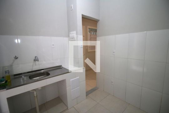 Cozinha de casa para alugar com 1 quarto, 30m² em Olaria, Rio de Janeiro