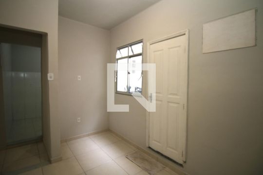 Casa para alugar com 1 quarto, 30m² em Olaria, Rio de Janeiro