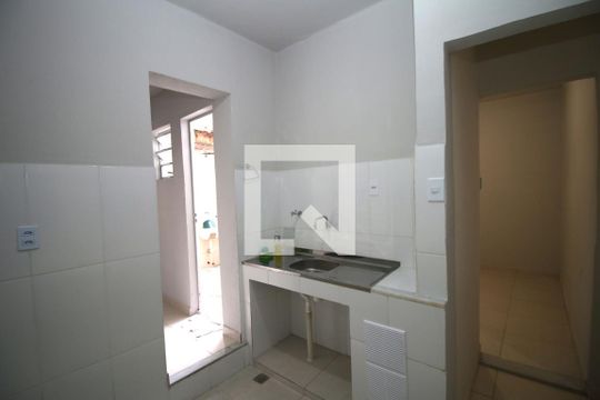 Cozinha de casa para alugar com 1 quarto, 30m² em Olaria, Rio de Janeiro