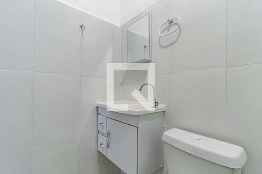 Banheiro de kitnet/studio para alugar com 1 quarto, 33m² em Jardim Esmeralda, São Paulo