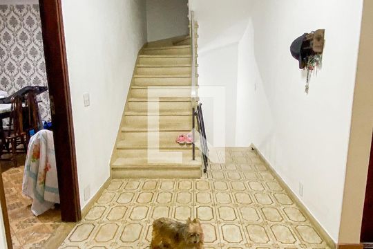 Corredor de casa à venda com 4 quartos, 174m² em Centro, Santo André