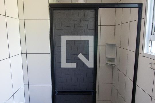 Banheiro de apartamento para alugar com 2 quartos, 62m² em Jardim Tua, São Paulo