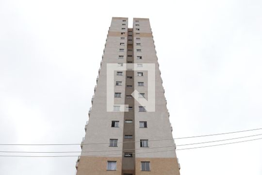 Fachada do Prédio de apartamento à venda com 2 quartos, 35m² em Vila Carmosina, São Paulo