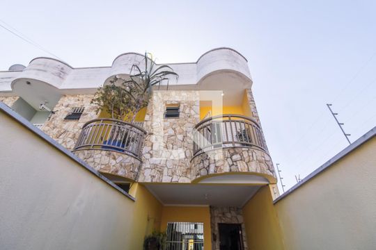 Fachada de casa à venda com 3 quartos, 128m² em Cidade Patriarca, São Paulo