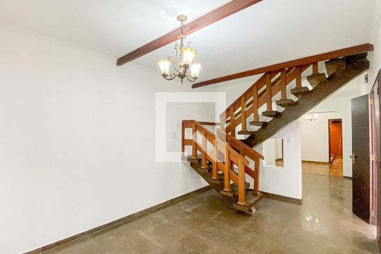 Sala de casa para alugar com 3 quartos, 400m² em Centro, Santo André