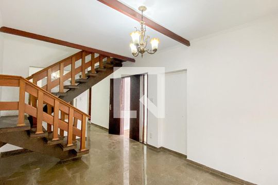 Sala de casa para alugar com 3 quartos, 400m² em Centro, Santo André