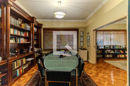 Sala de casa à venda com 7 quartos, 400m² em Higienópolis, São Paulo