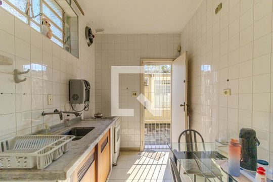 Cozinha de casa à venda com 7 quartos, 400m² em Higienópolis, São Paulo