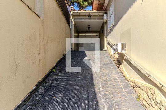 Garagem de casa à venda com 7 quartos, 400m² em Higienópolis, São Paulo