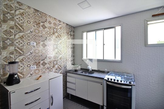 Cozinha e Área de Serviço de apartamento para alugar com 2 quartos, 53m² em Vila Industrial, São Bernardo do Campo