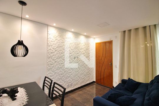 Sala  de apartamento para alugar com 2 quartos, 53m² em Vila Industrial, São Bernardo do Campo