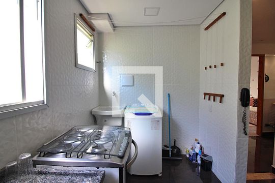 Cozinha e Área de Serviço de apartamento para alugar com 2 quartos, 53m² em Vila Industrial, São Bernardo do Campo
