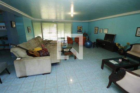 Sala de casa de condomínio à venda com 4 quartos, 1000m² em Vila Cauhy (Núcleo Bandeirante), Brasília
