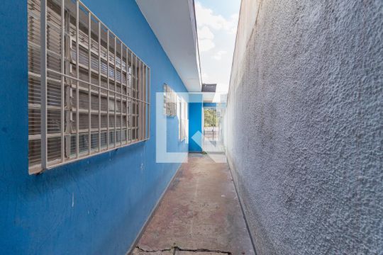 Corredor externo de casa à venda com 3 quartos, 130m² em Vila Osasco, Osasco