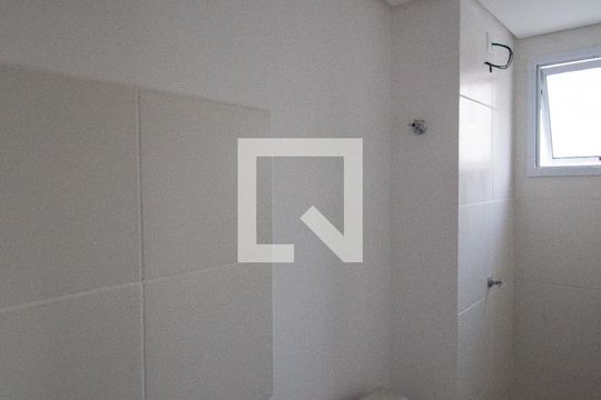 Banheiro de apartamento à venda com 2 quartos, 30m² em Cidade Antônio Estevão de Carvalho, São Paulo