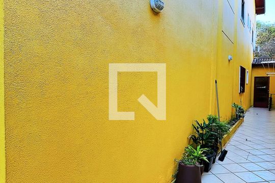 Área externa de casa à venda com 5 quartos, 150m² em Vila Augusta, Guarulhos