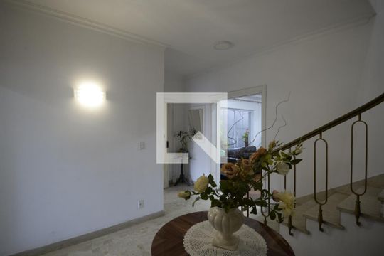 Hall de casa à venda com 4 quartos, 302m² em Jardim da Gloria, São Paulo