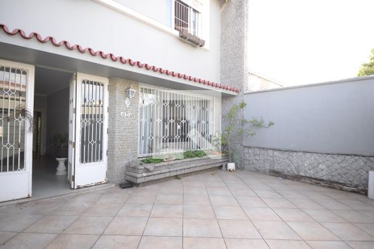 Garagem de casa à venda com 4 quartos, 302m² em Jardim da Gloria, São Paulo