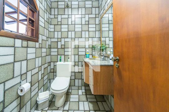 Banheiro 1 de casa à venda com 4 quartos, 217m² em Silveira, Santo André