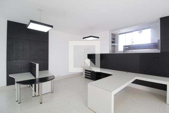 Sala 1 de casa para alugar com 3 quartos, 280m² em Centro, Uberlândia
