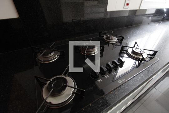 Cozinha de casa para alugar com 3 quartos, 280m² em Centro, Uberlândia