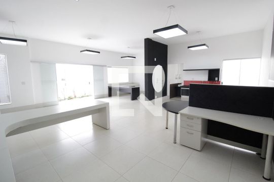 Casa para alugar com 3 quartos, 280m² em Centro, Uberlândia