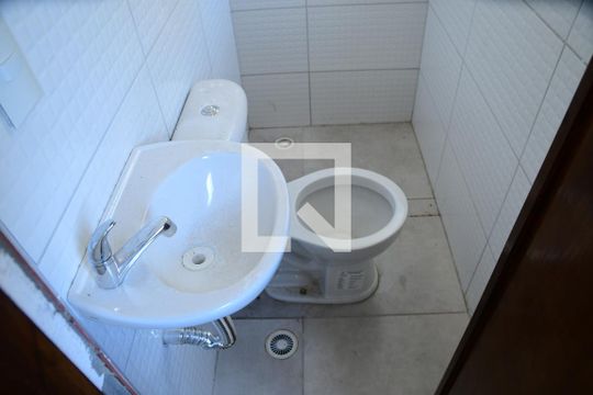 Banheiro Suíte 1  de casa de condomínio para alugar com 2 quartos, 100m² em Bairro do Maranhão, Cotia