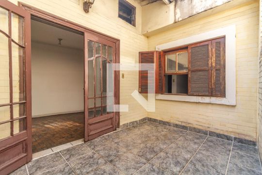 Quintal de casa à venda com 3 quartos, 292m² em Pinheiros, São Paulo