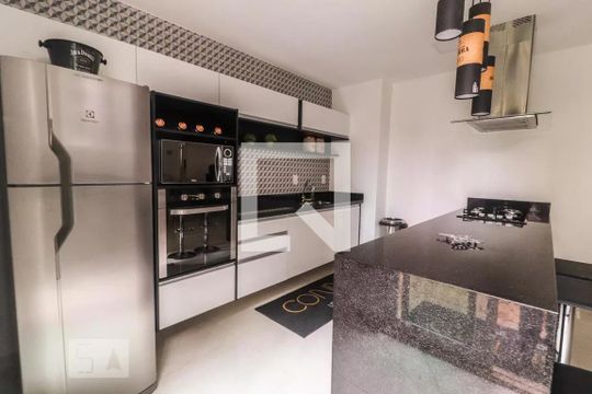 Cozinha de apartamento à venda com 1 quarto, 48m² em Taquara, Rio de Janeiro