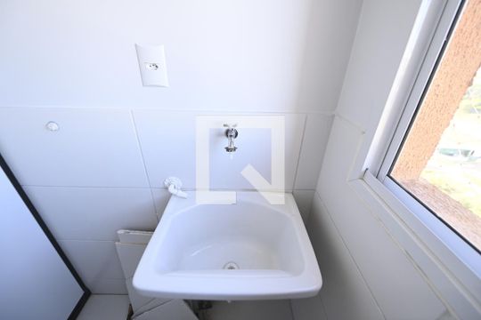 Área de Serviço de apartamento para alugar com 2 quartos, 54m² em Parque Oeste Industrial, Goiânia