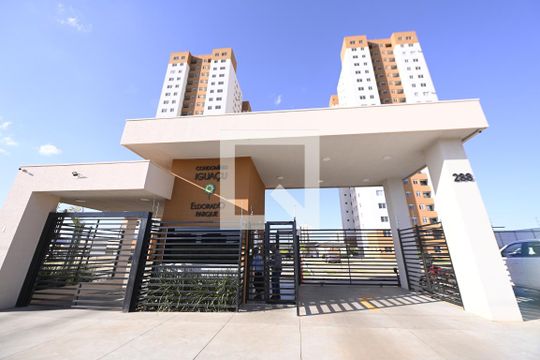 Fachada de apartamento para alugar com 2 quartos, 54m² em Parque Oeste Industrial, Goiânia