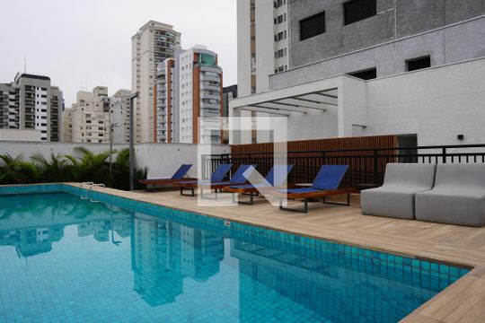 Piscina de kitnet/studio à venda com 1 quarto, 28m² em Pinheiros, São Paulo