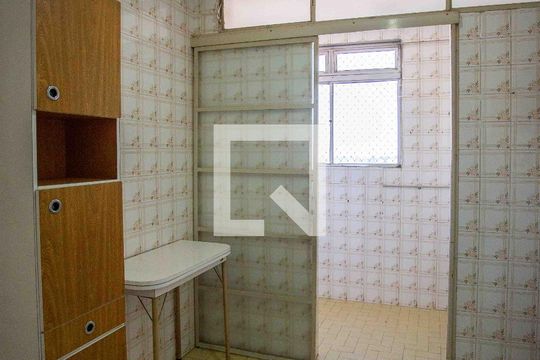 Cozinha de apartamento à venda com 3 quartos, 68m² em Jardim Prudência, Diadema
