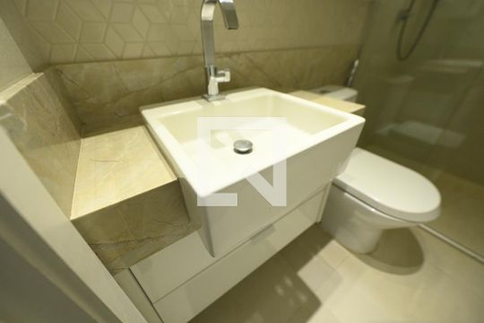 Banheiro do Quarto 1 de apartamento para alugar com 3 quartos, 105m² em Cidade Jardim, Goiânia