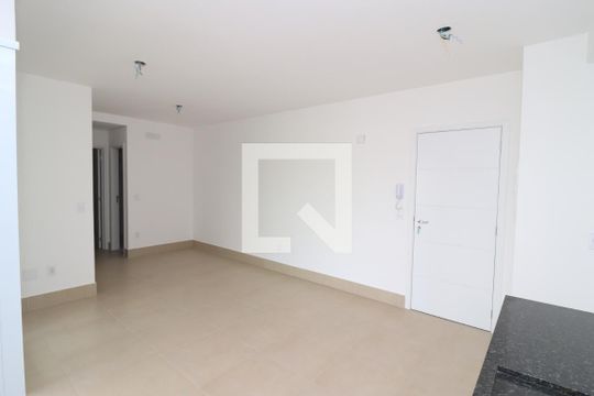 Sala/Cozinha de apartamento à venda com 2 quartos, 67m² em Vila Azevedo, São Paulo