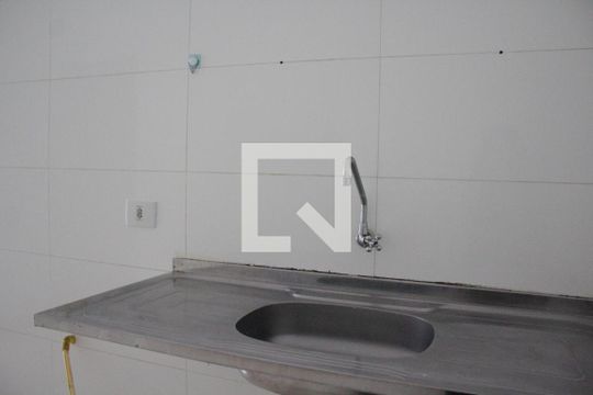 Cozinha de apartamento para alugar com 1 quarto, 28m² em Quarta Parada, São Paulo