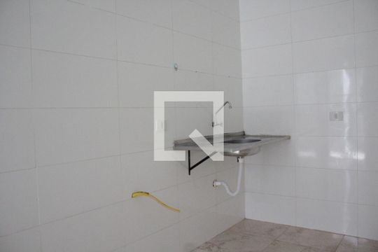 Cozinha de apartamento para alugar com 1 quarto, 28m² em Quarta Parada, São Paulo