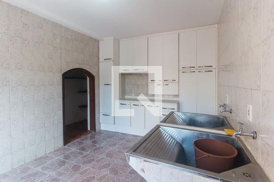 Área de Serviço de casa para alugar com 15 quartos, 551m² em Vila Natal, Mogi das Cruzes