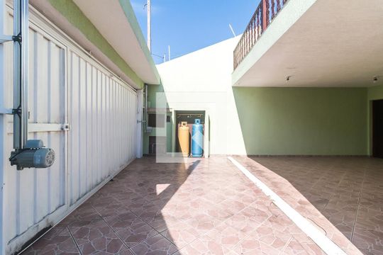 Garagem de casa para alugar com 15 quartos, 551m² em Vila Natal, Mogi das Cruzes