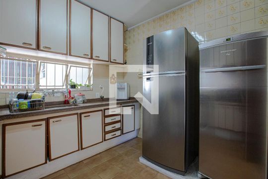 Cozinha de casa à venda com 3 quartos, 400m² em Vila Anglo Brasileira, São Paulo