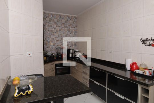 Cozinha de casa de condomínio à venda com 2 quartos, 80m² em Limoeiro, São Paulo