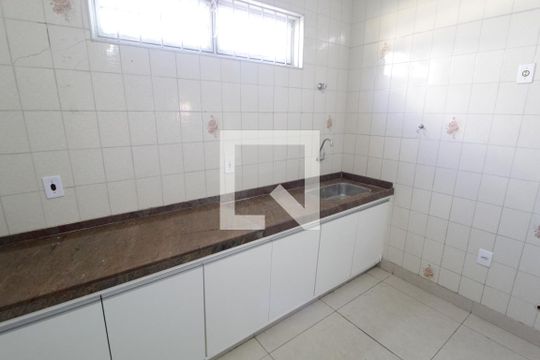 Cozinha de casa para alugar com 3 quartos, 130m² em Tibery, Uberlândia