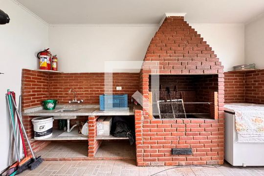Churrasqueira de casa à venda com 3 quartos, 450m² em Parque Bandeirante, Santo André