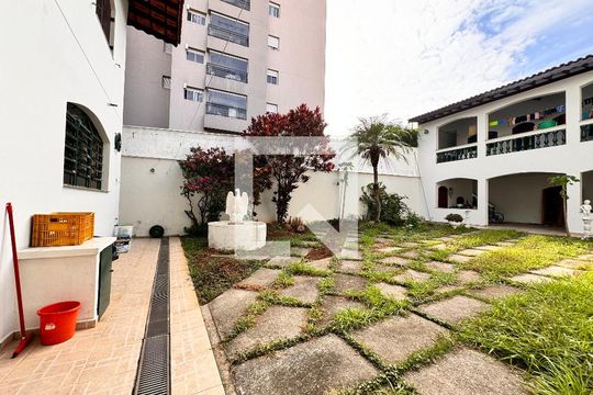 Quintal de casa à venda com 3 quartos, 450m² em Parque Bandeirante, Santo André