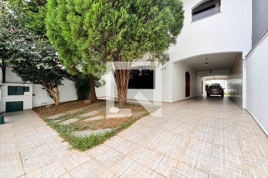 Garagem de casa à venda com 3 quartos, 450m² em Parque Bandeirante, Santo André