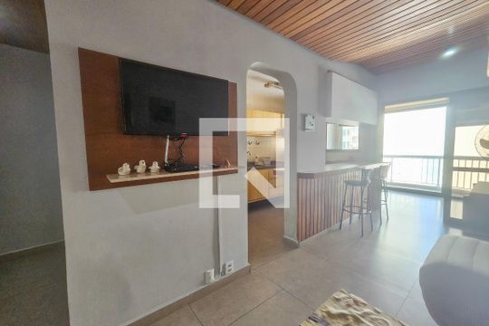 Sala de apartamento para alugar com 1 quarto, 63m² em Morro do Maluf, Guarujá