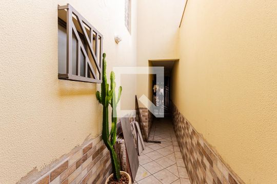 Corredor  de casa à venda com 3 quartos, 250m² em Parque Oratorio, Santo André